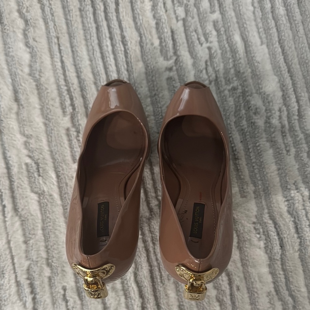 Louis Vuitton Tan and Brown Heels with Gold Accent